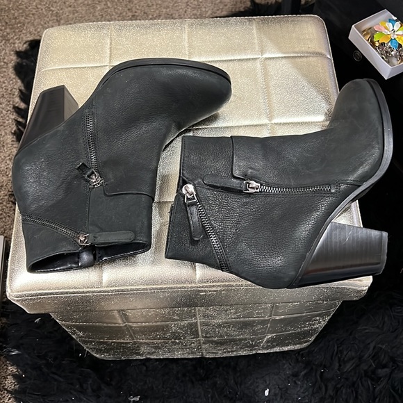 Vince Camuto leather zip boots - Picture 8 of 12